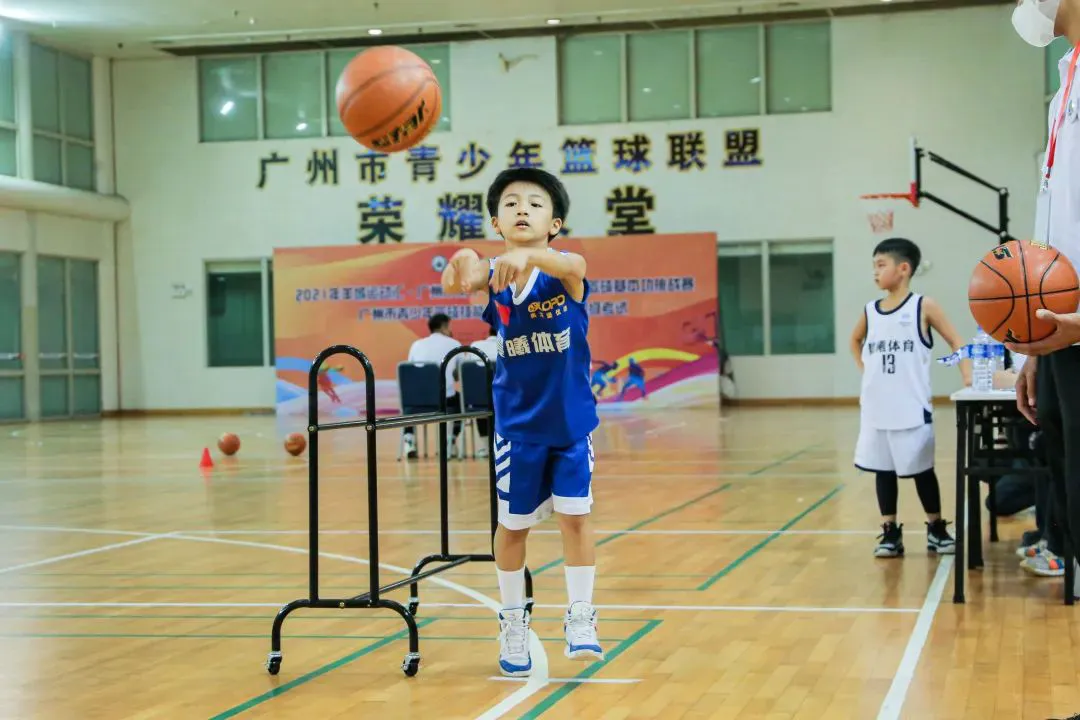 适合不同年龄段篮球爱好者的体能训练方案_2